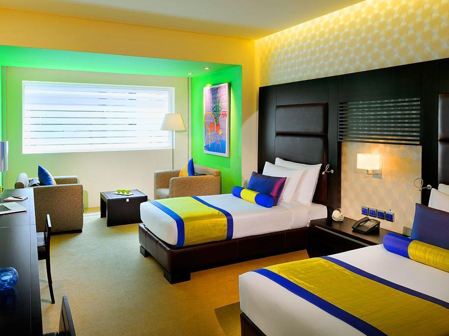 Hues Boutique Hotel Дубай Экстерьер фото