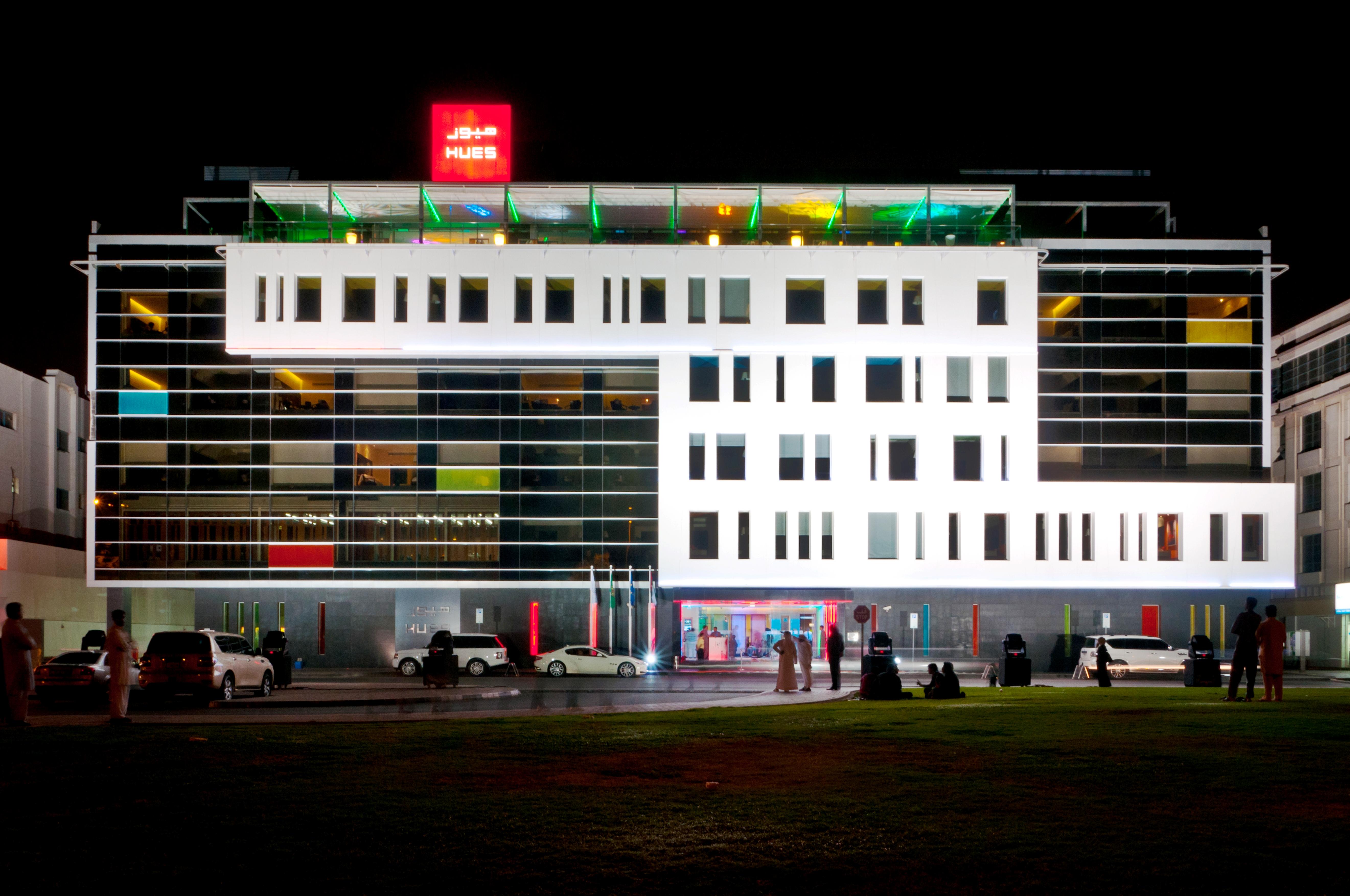 Hues Boutique Hotel Дубай Экстерьер фото