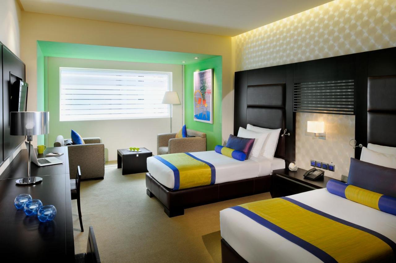 Hues Boutique Hotel Дубай Экстерьер фото