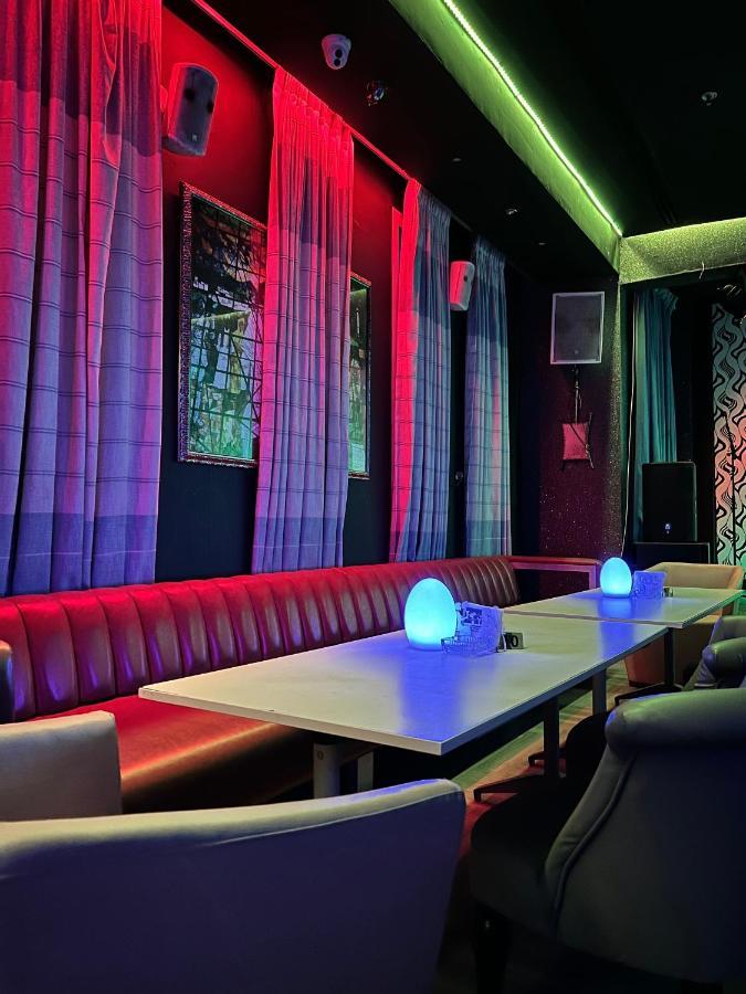 Hues Boutique Hotel Дубай Экстерьер фото