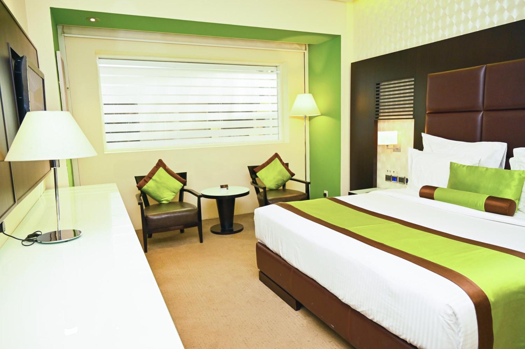 Hues Boutique Hotel Дубай Экстерьер фото