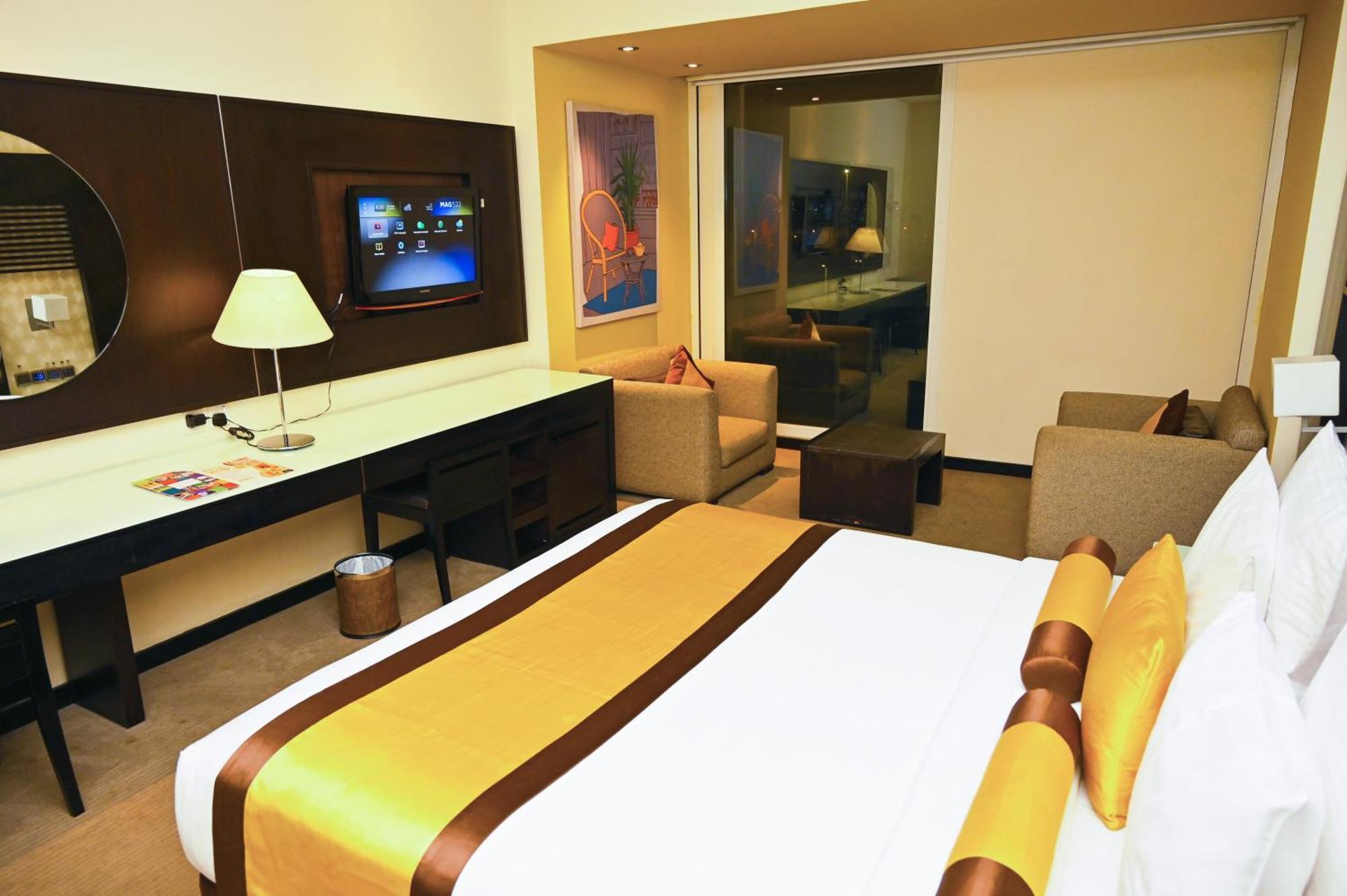Hues Boutique Hotel Дубай Экстерьер фото
