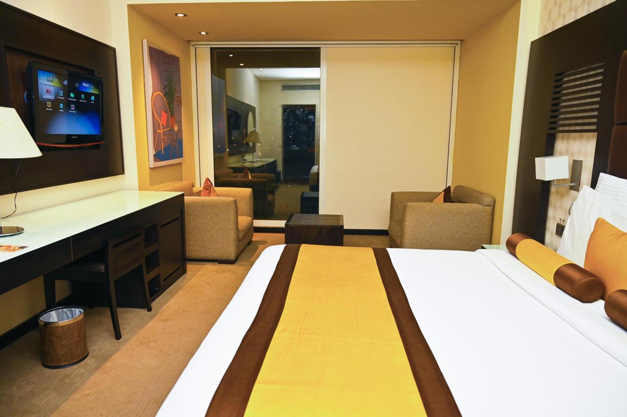 Hues Boutique Hotel Дубай Экстерьер фото