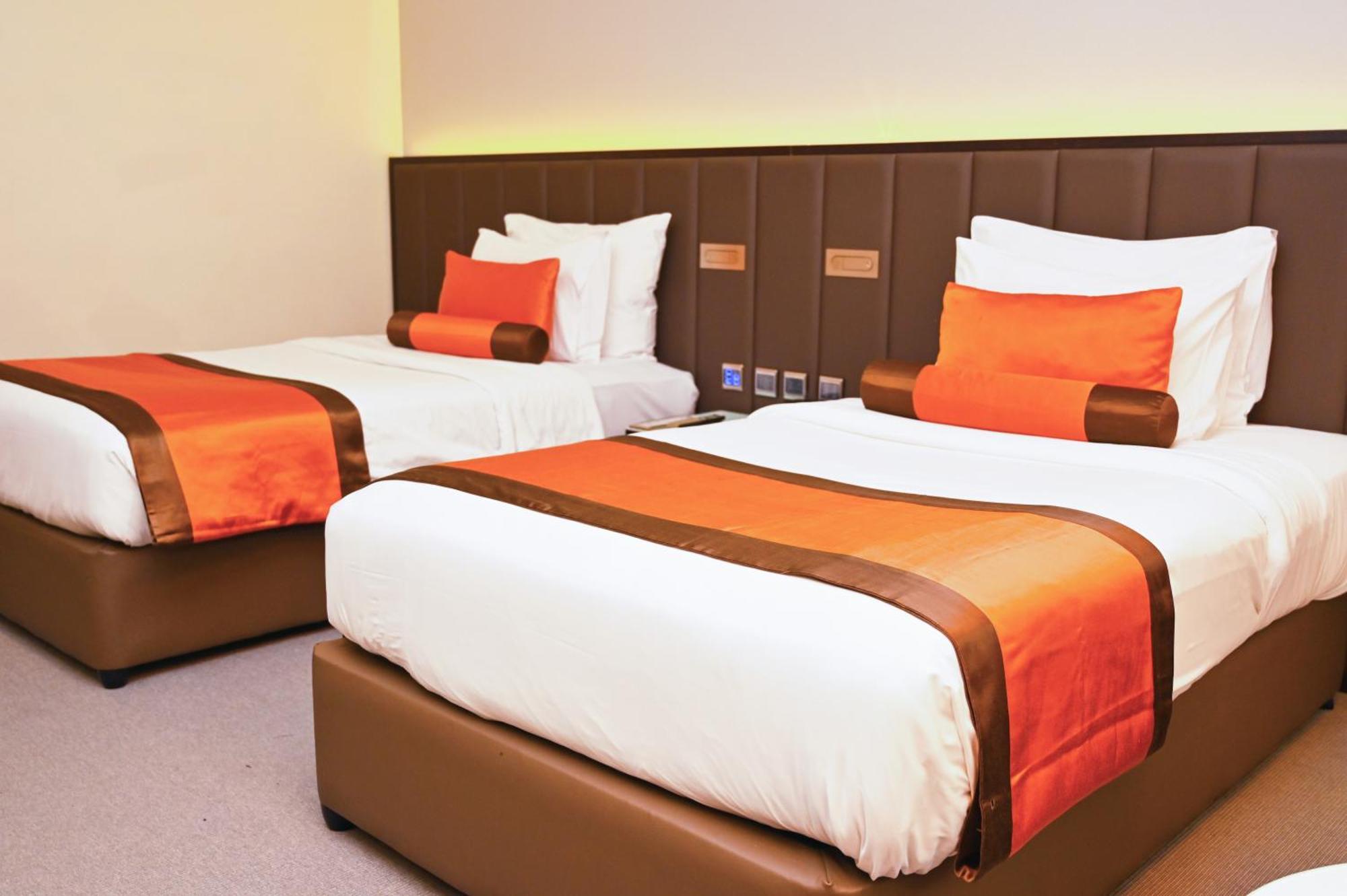 Hues Boutique Hotel Дубай Экстерьер фото